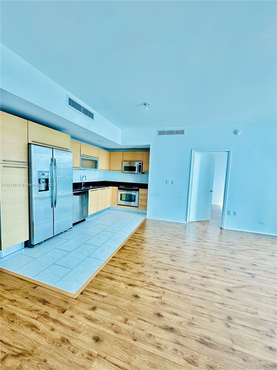 950 Brickell Bay Dr # 2807