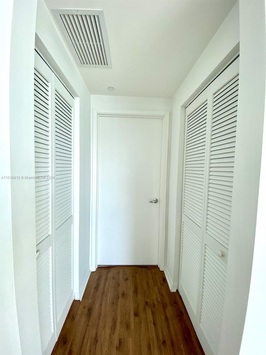 950 Brickell Bay Dr # 2807