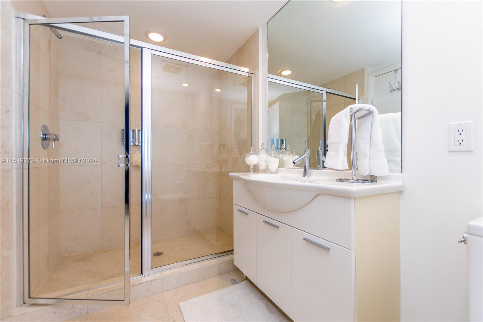 495 Brickell Ave # 4901