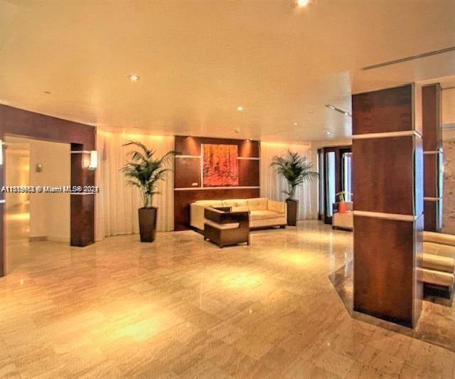 2451 Brickell Ave # 8B
