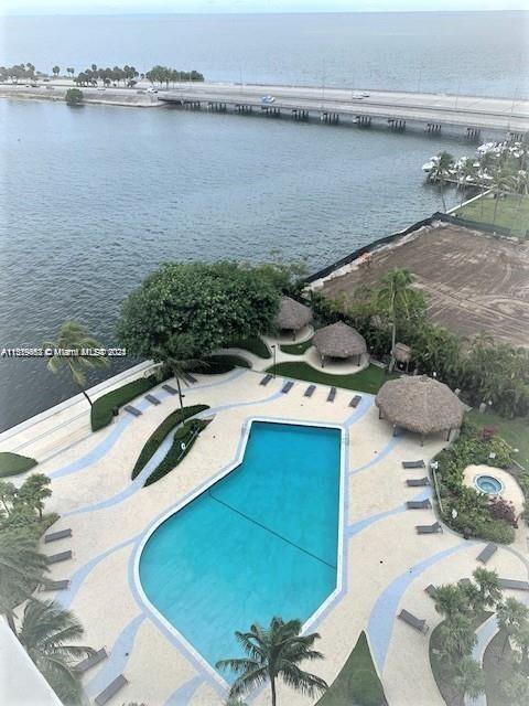 2451 Brickell Ave # 8B