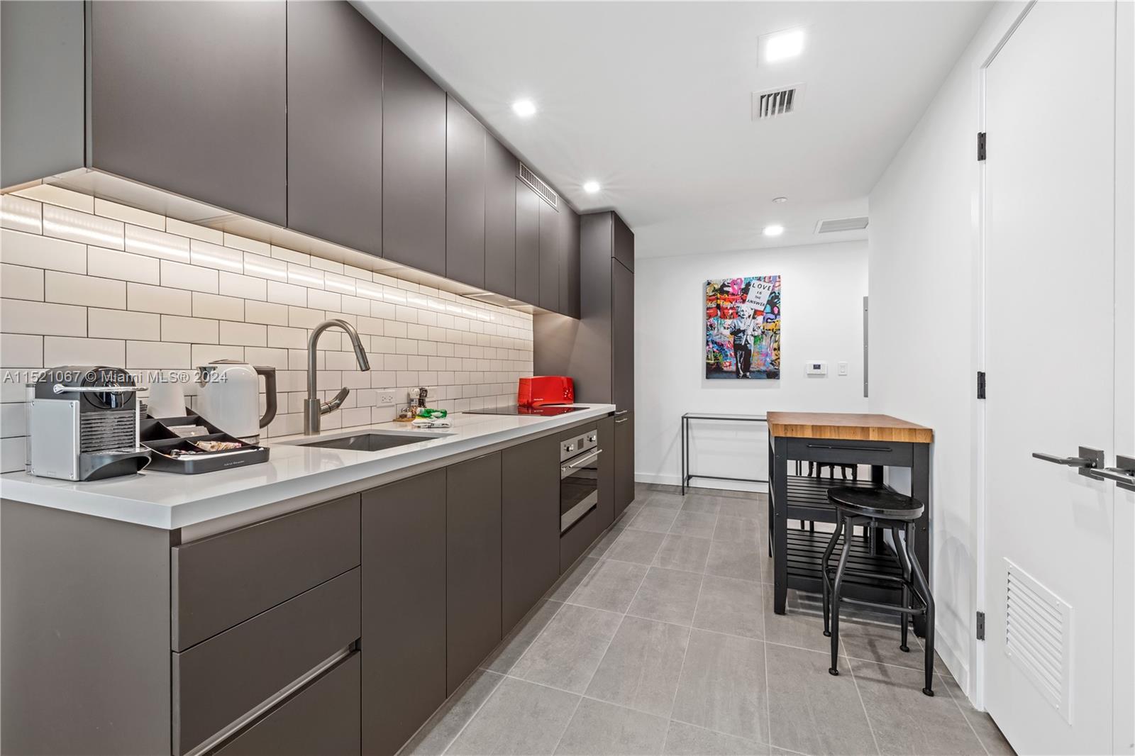 227 NE 2nd St # 1510