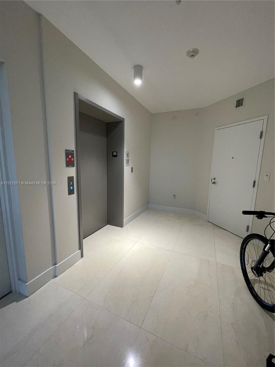 16385 Biscayne Blvd # 1107