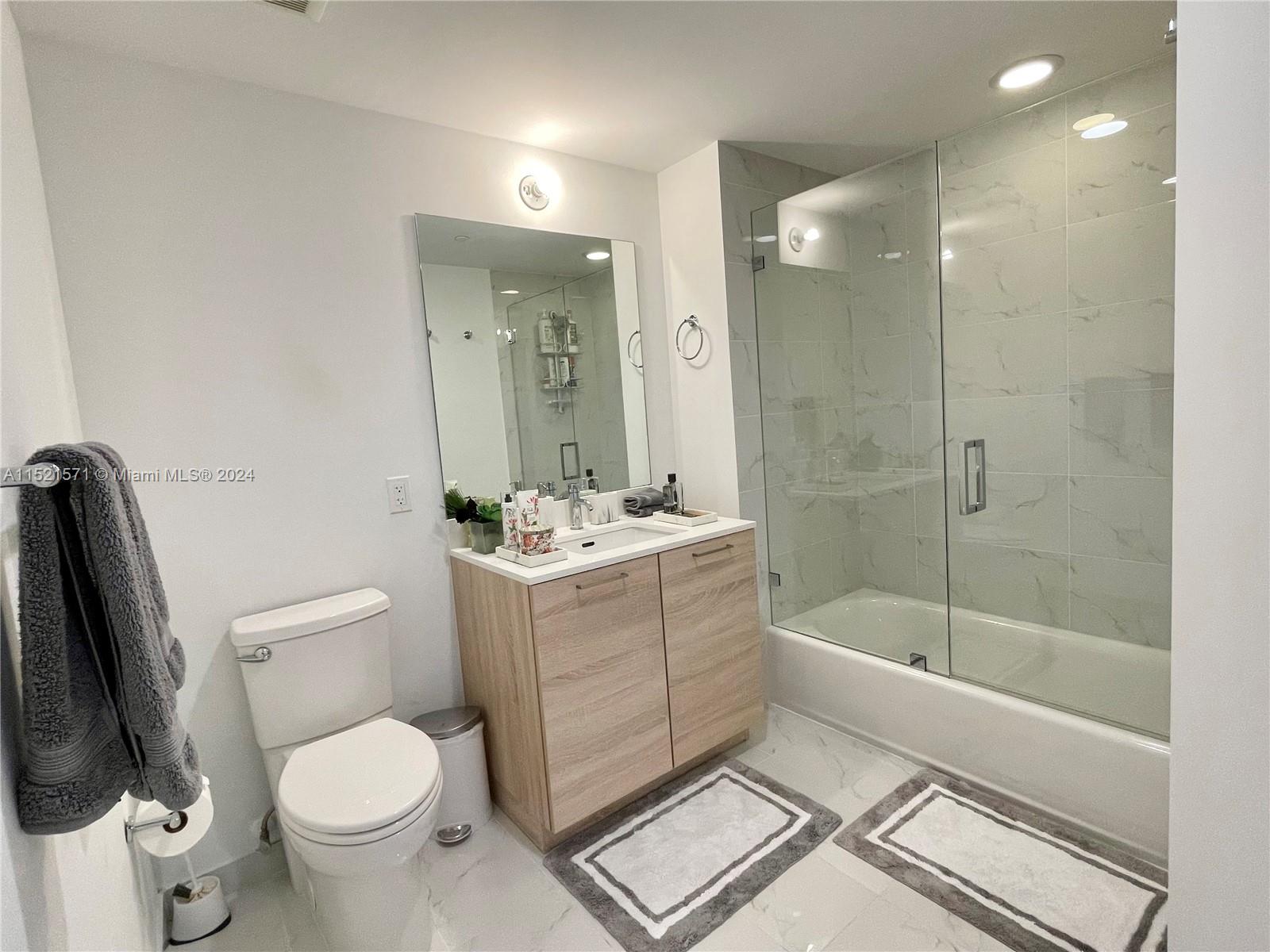 16385 Biscayne Blvd # 1107
