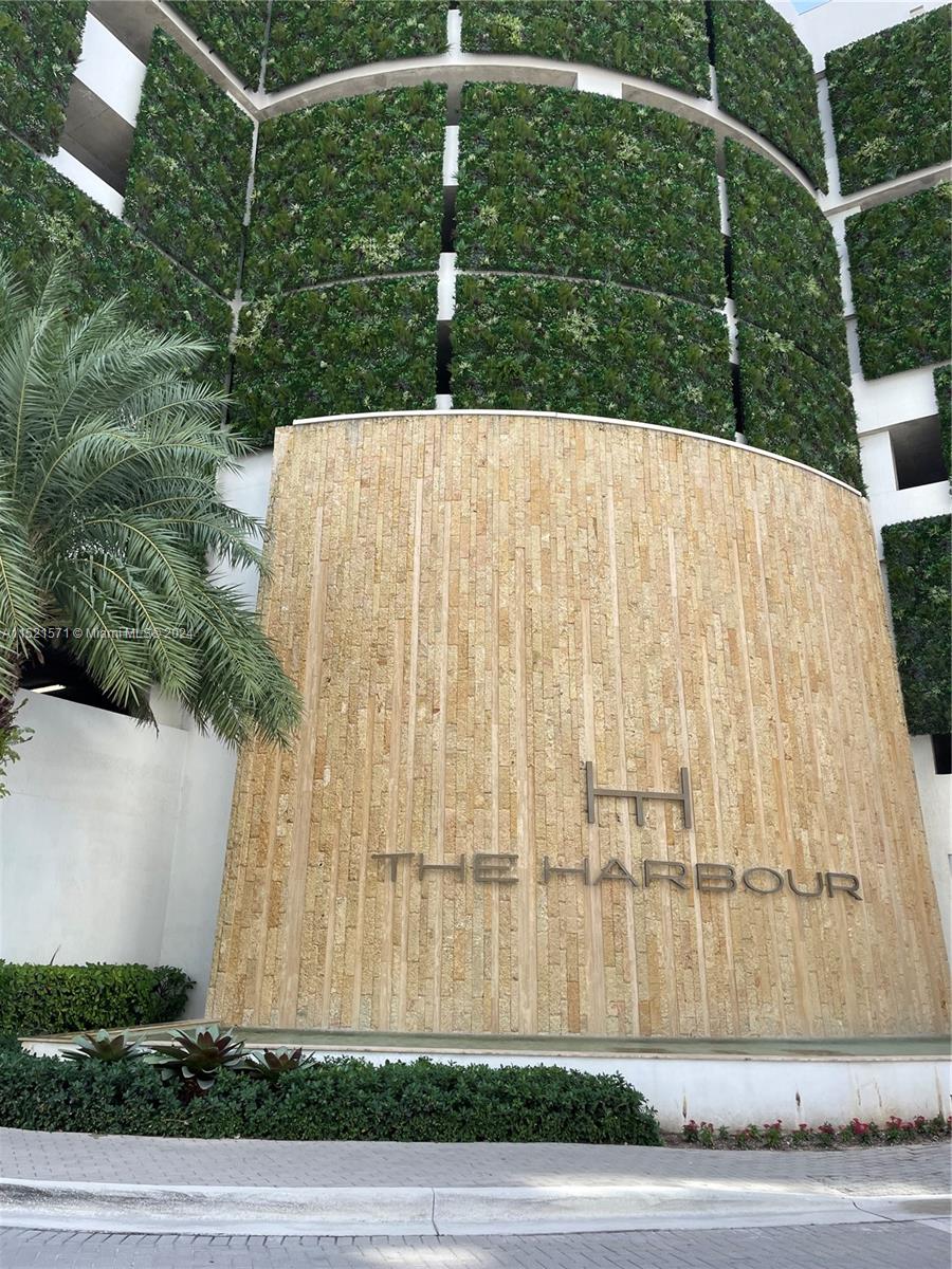 16385 Biscayne Blvd # 1107