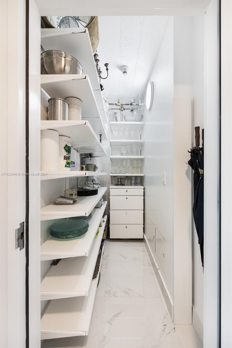 6000 Indian Creek Dr # 15A