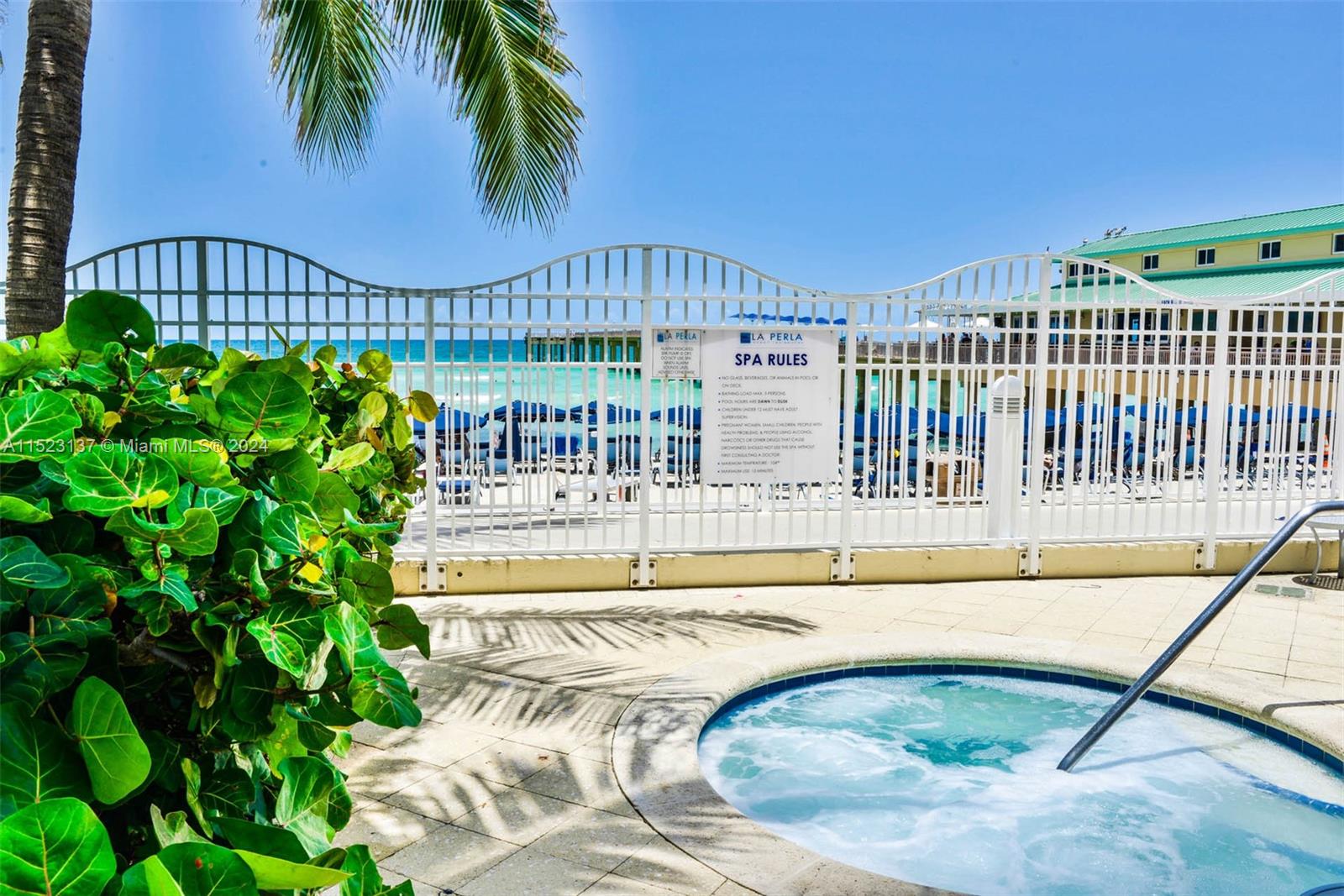 16699 Collins Ave # 3302