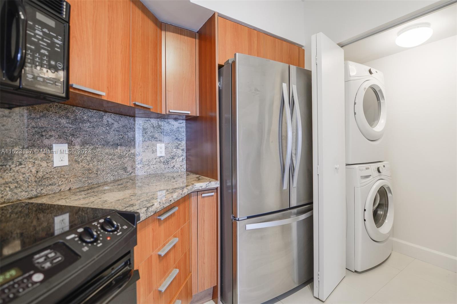 16699 Collins Ave # 3302