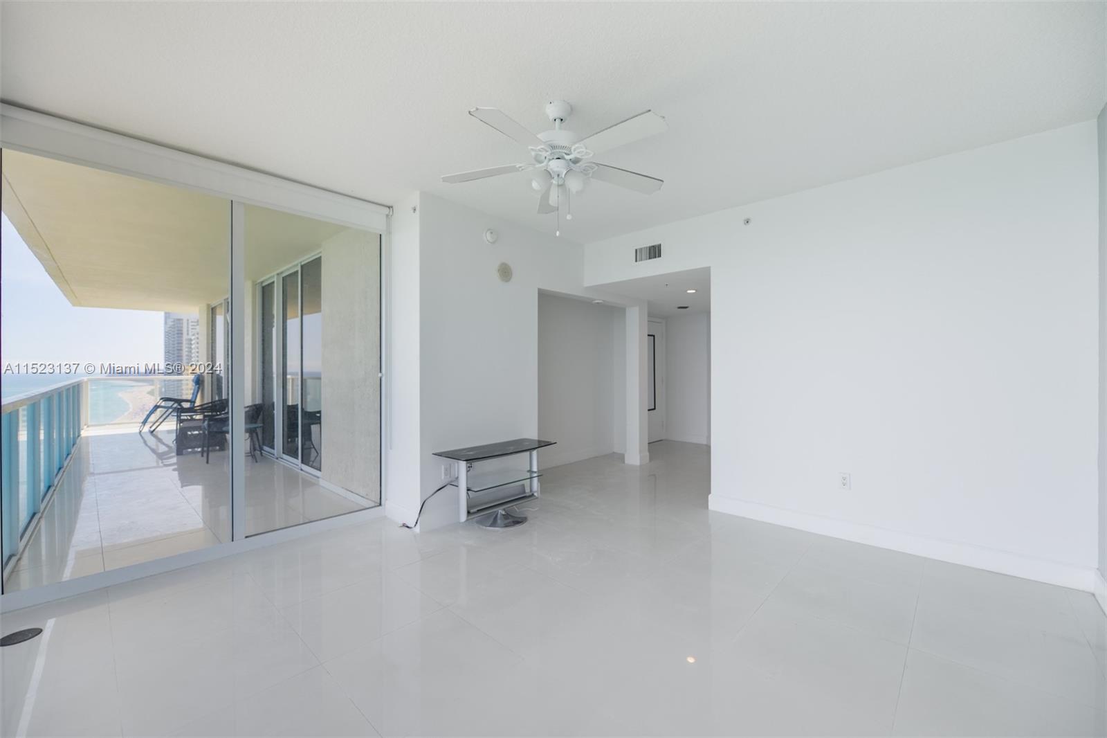 16699 Collins Ave # 3302