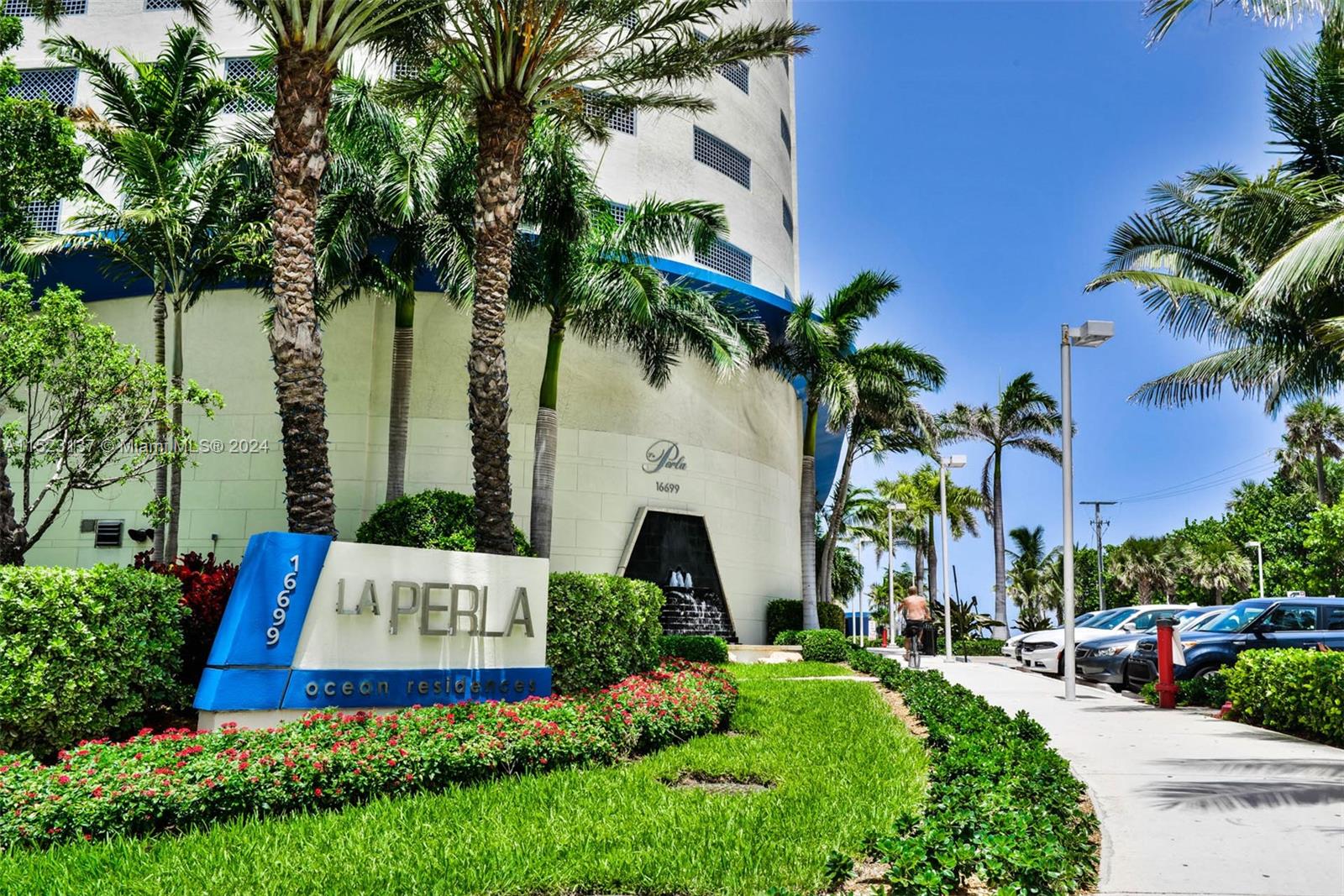 16699 Collins Ave # 3302