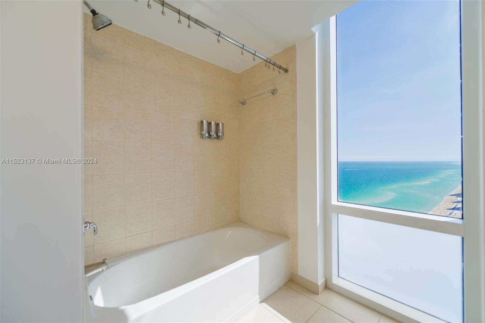 16699 Collins Ave # 3302