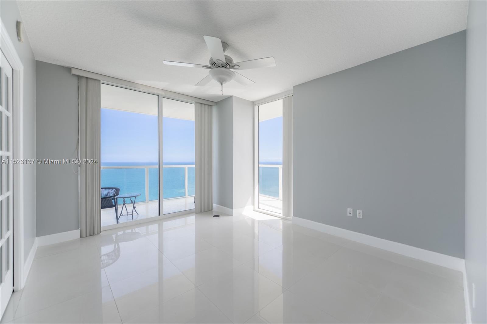 16699 Collins Ave # 3302