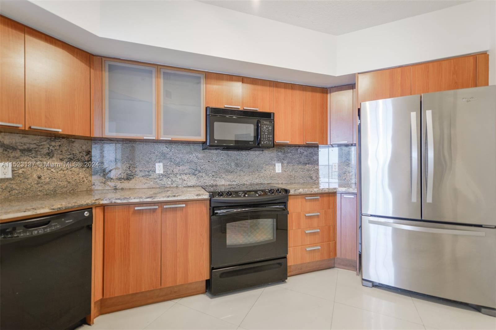 16699 Collins Ave # 3302