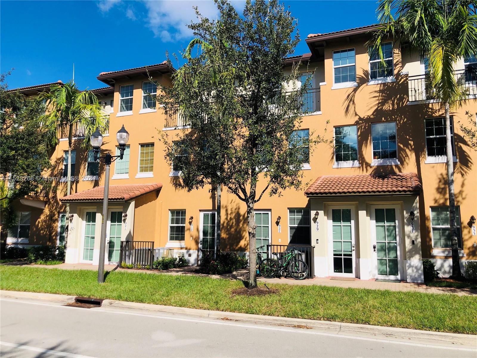 917 SW 147th Ave # 2006