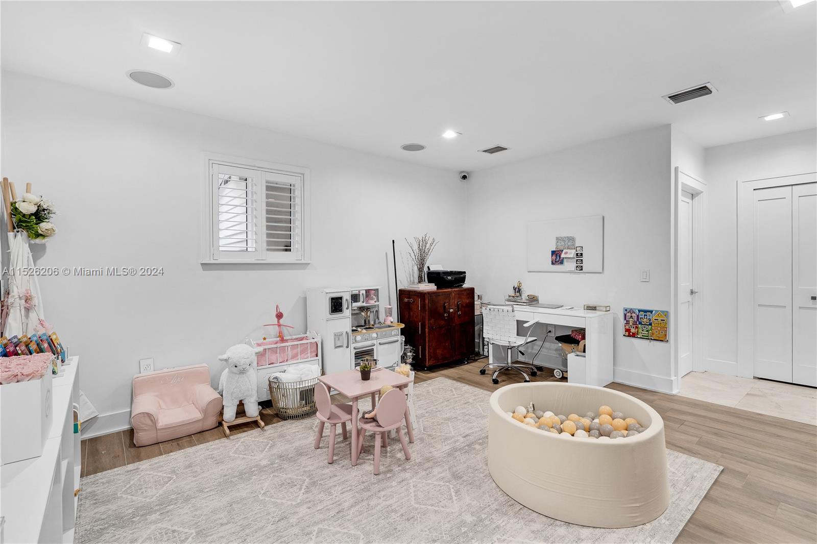3591 N Prospect Dr