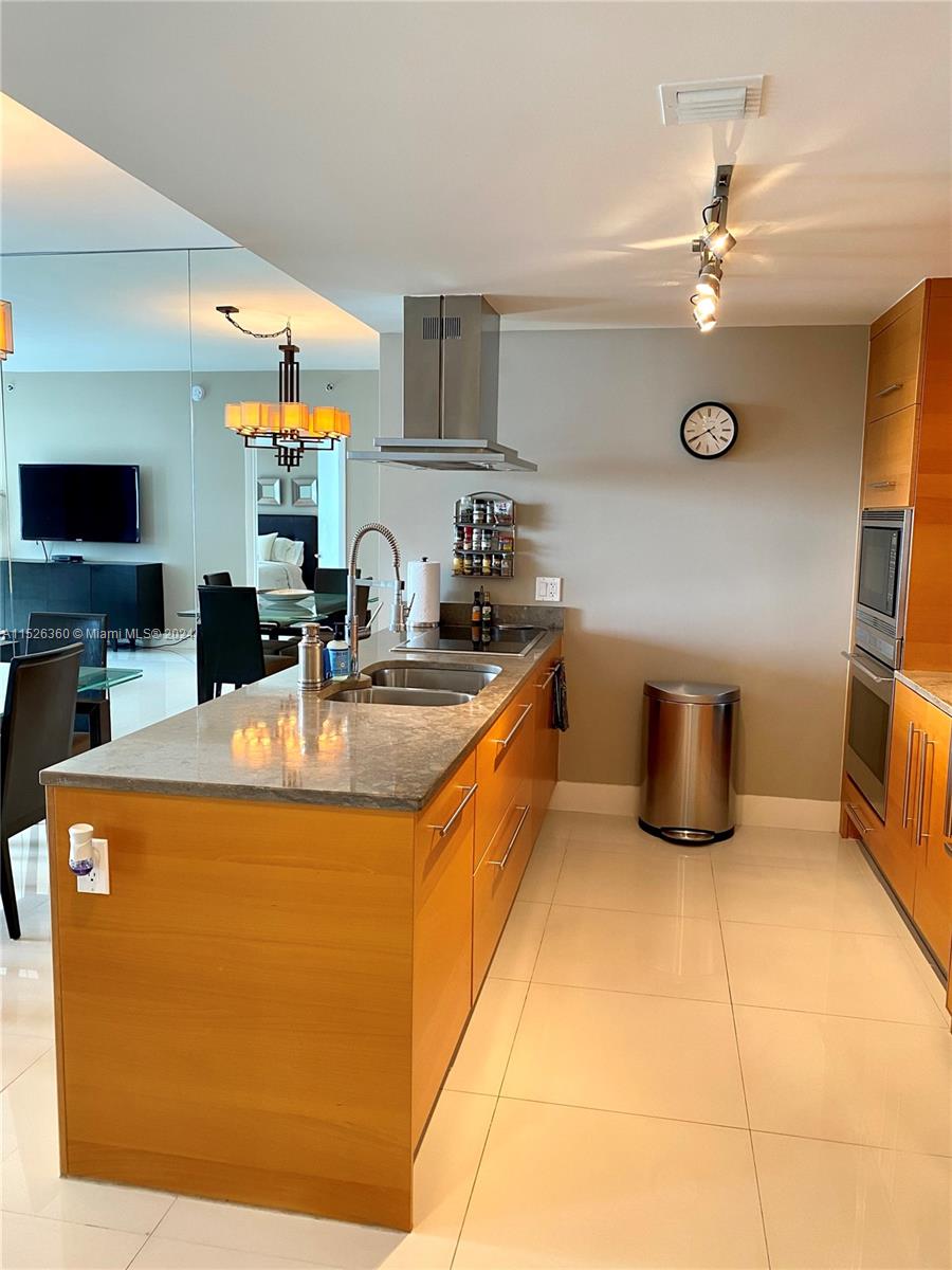 495 Brickell Ave # 2909