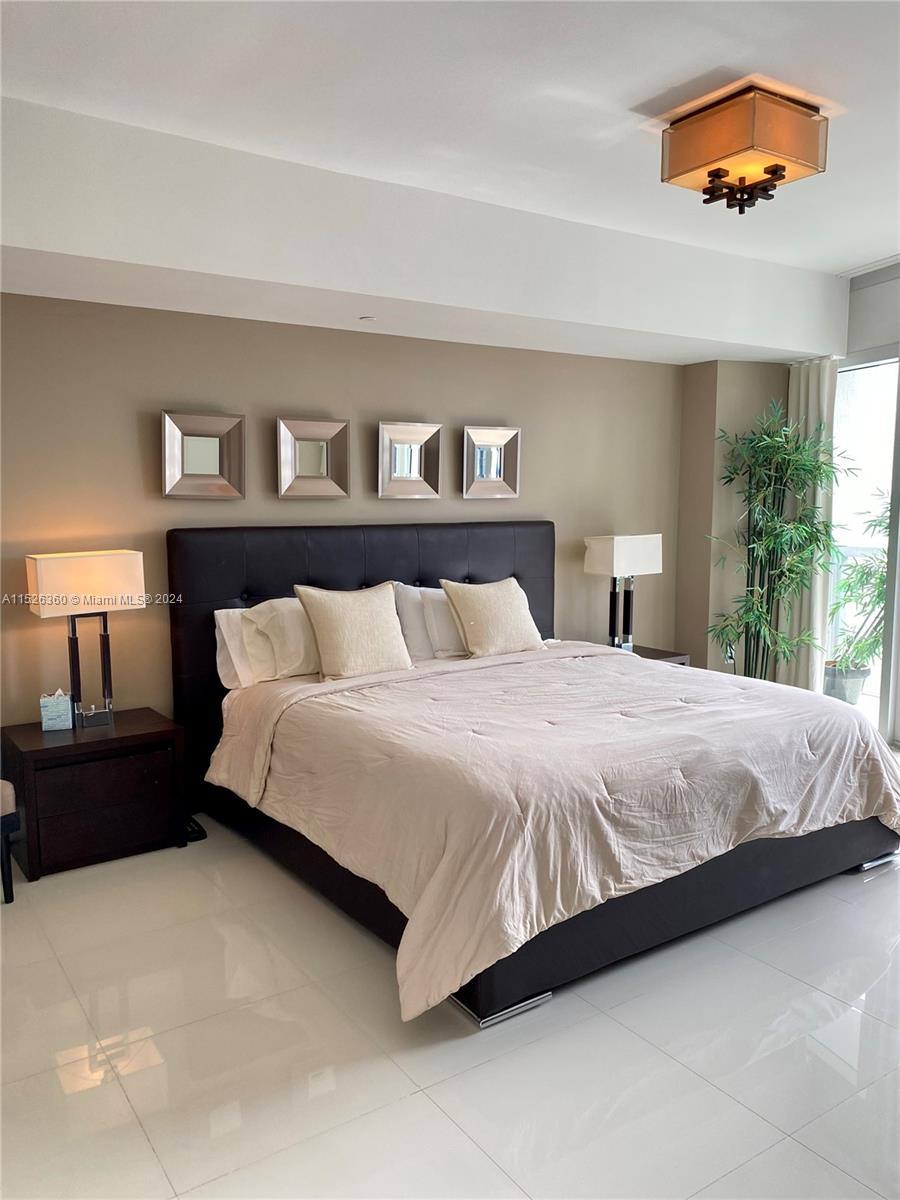 495 Brickell Ave # 2909