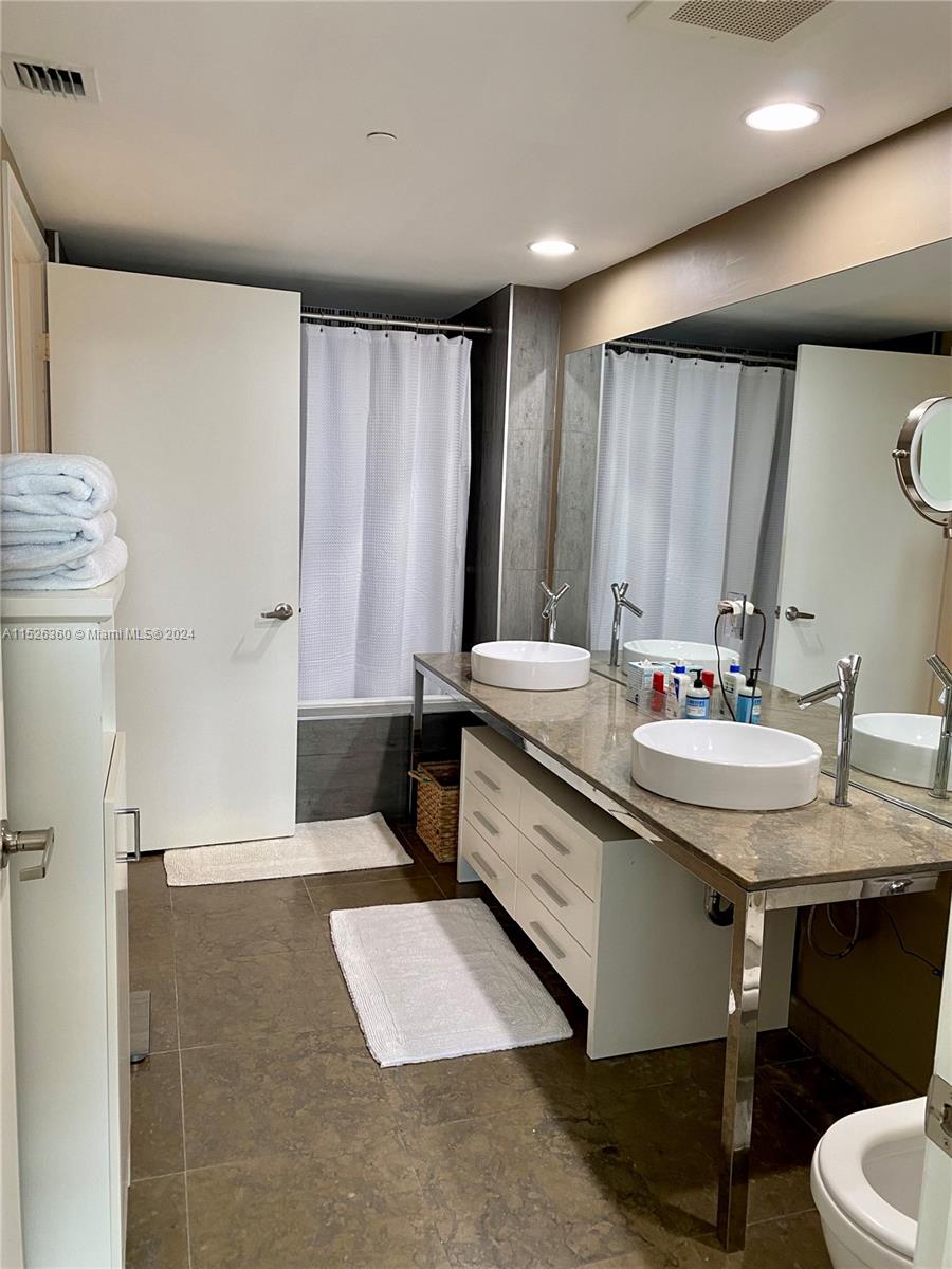 495 Brickell Ave # 2909