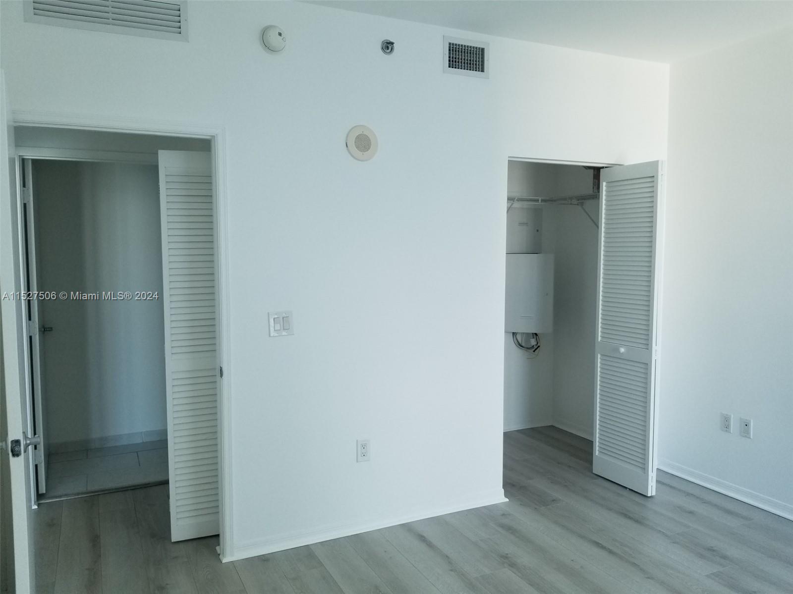 950 Brickell Bay Dr # 1508