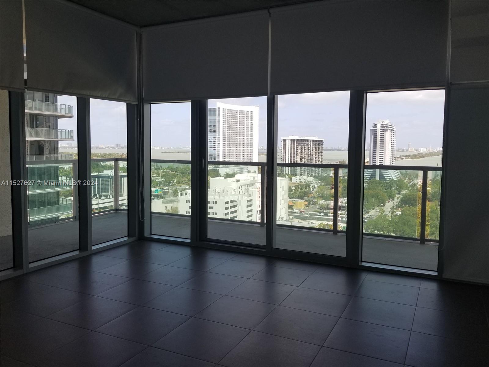 3301 NE 1 AV # H1515