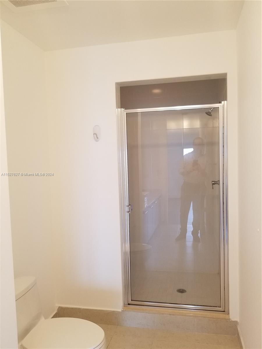 3301 NE 1 AV # H1515