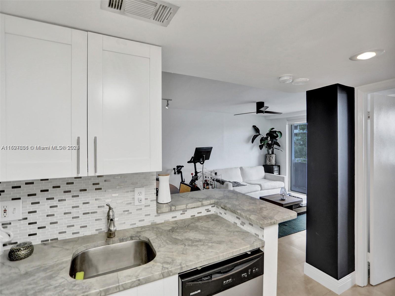 770 Claughton Island Dr # 405