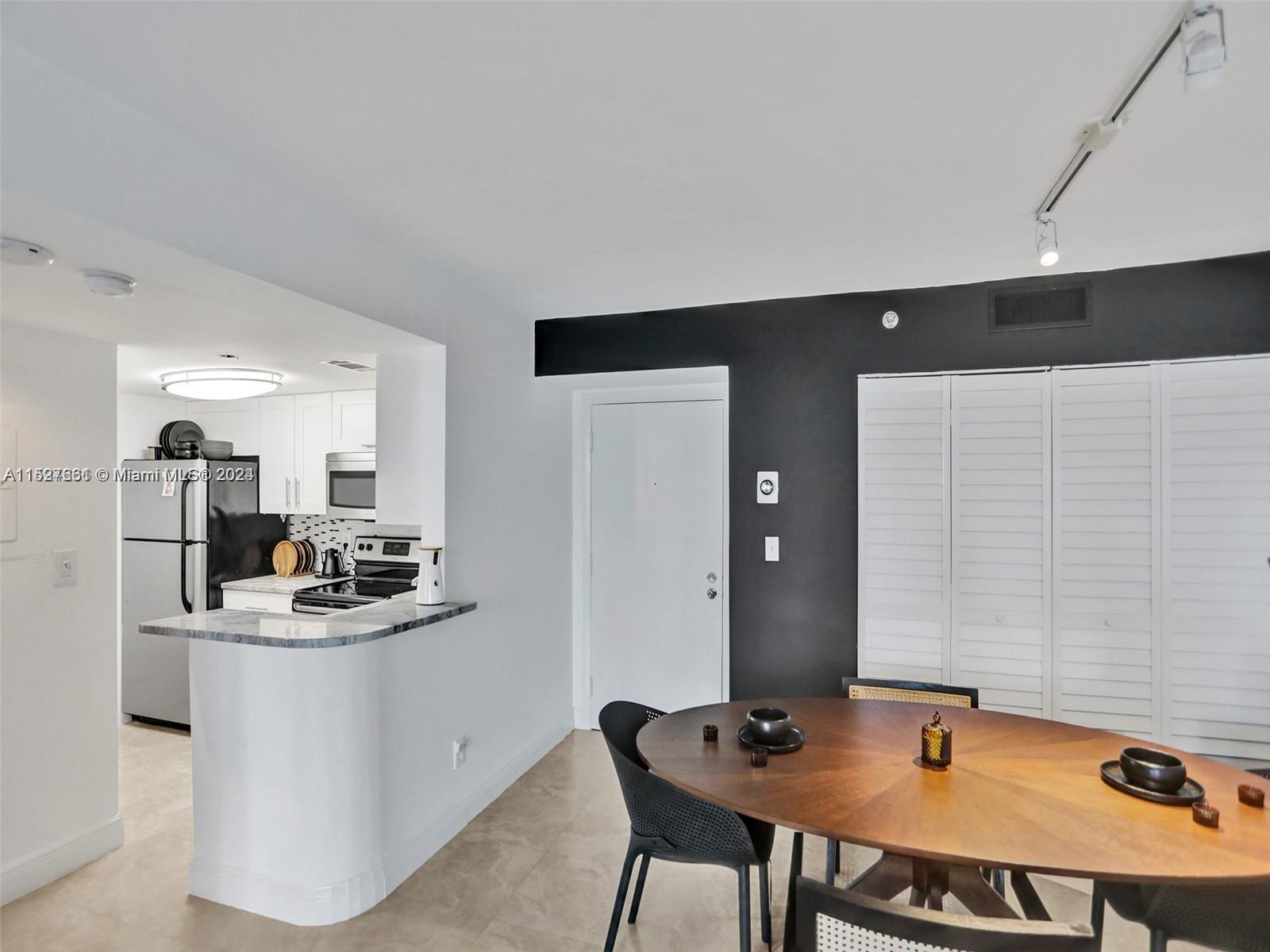 770 Claughton Island Dr # 405