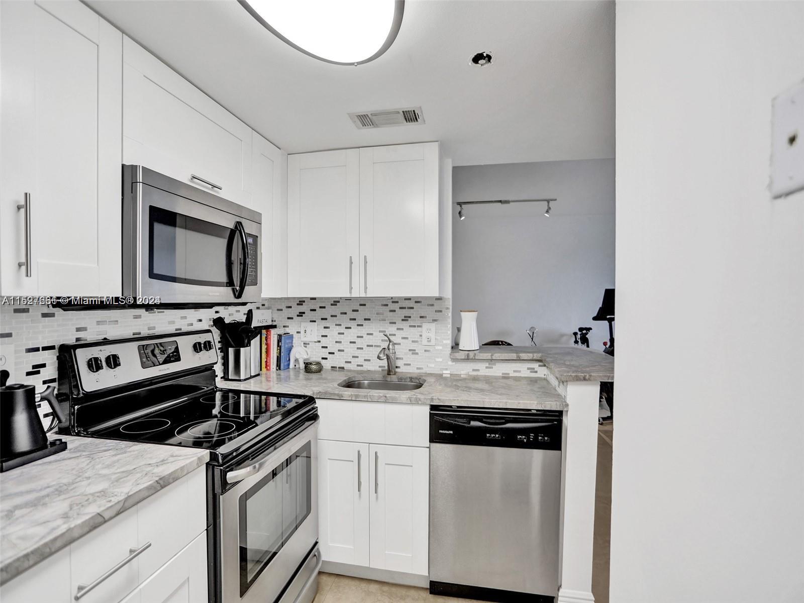 770 Claughton Island Dr # 405