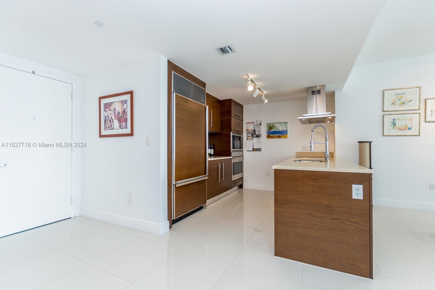 495 Brickell Ave # 1905