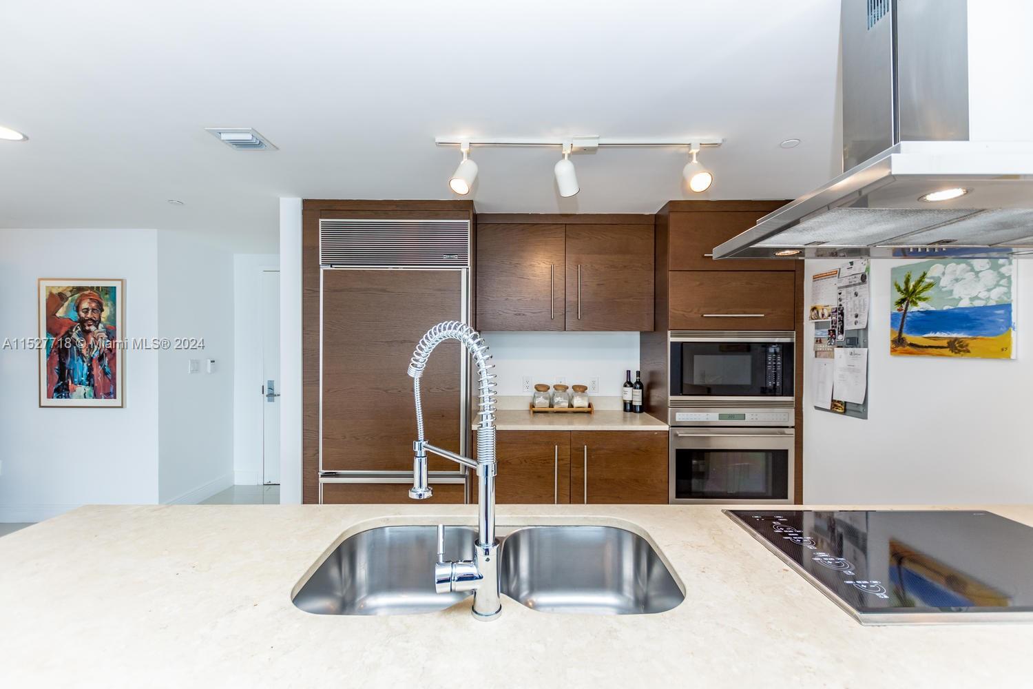 495 Brickell Ave # 1905