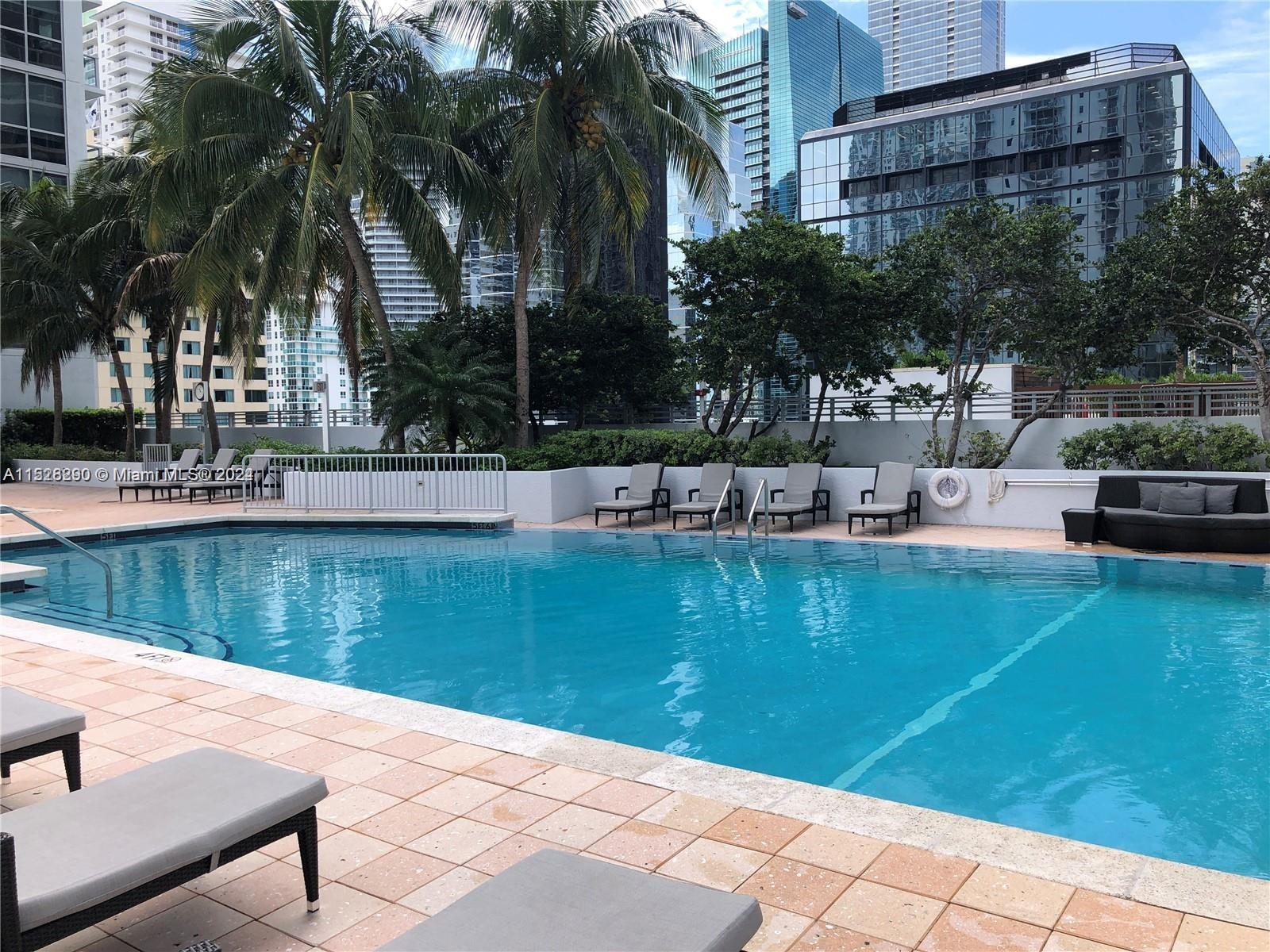 1060 BRICKELL AV # 2211