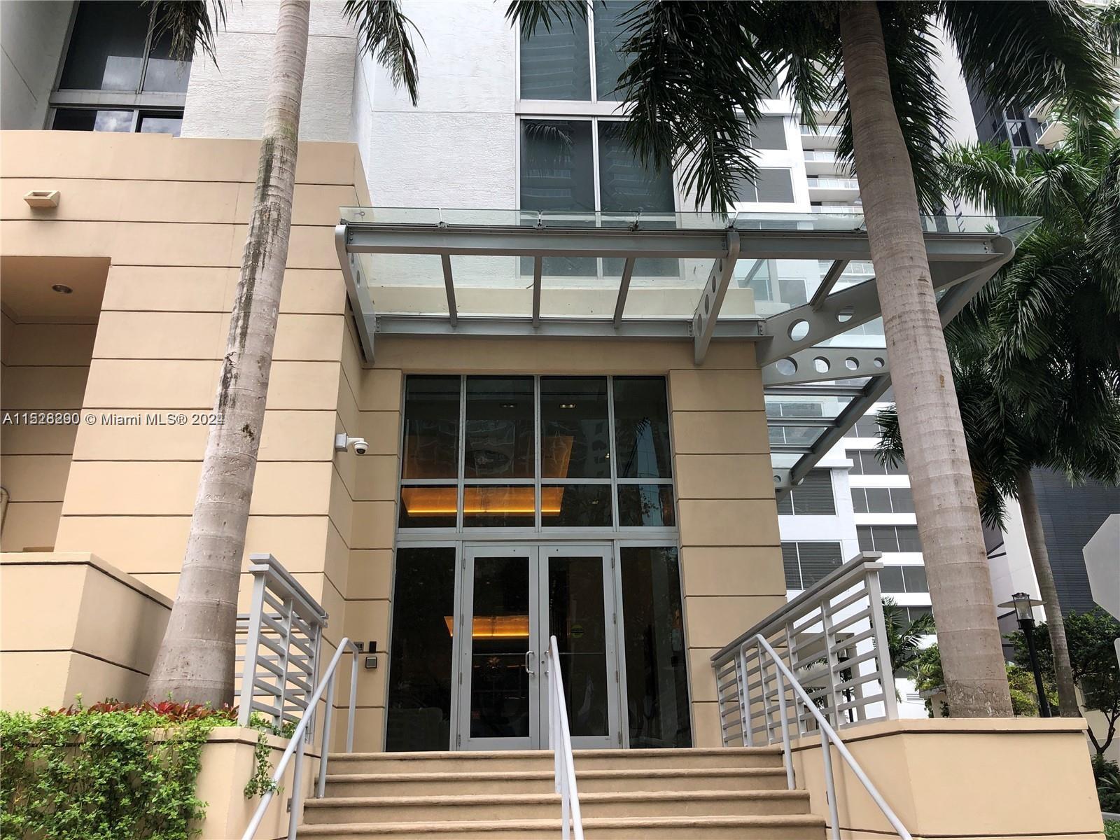1060 BRICKELL AV # 2211