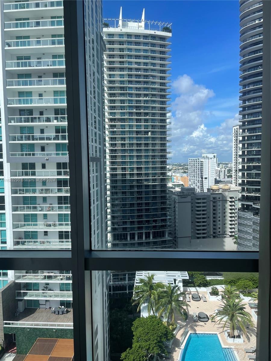 1060 BRICKELL AV # 2211