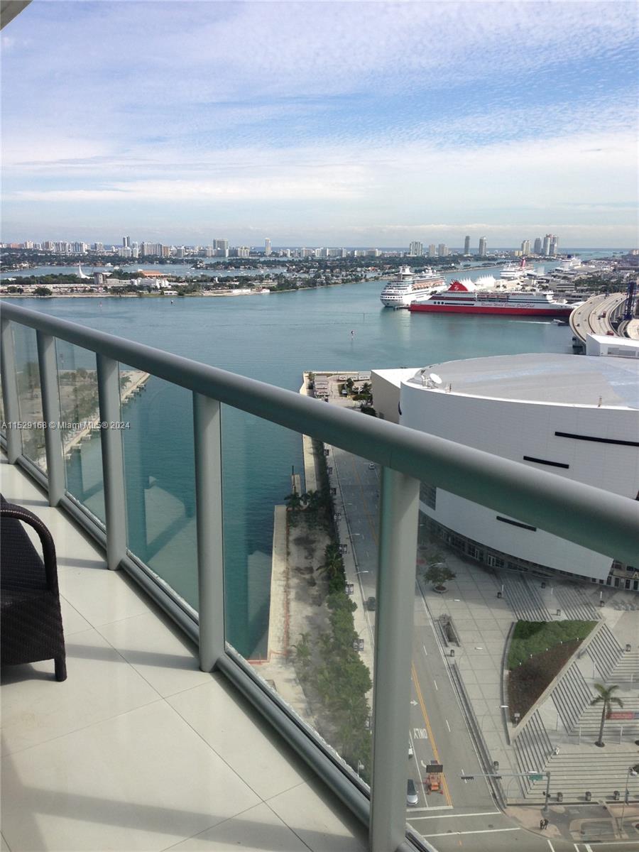 888 Biscayne Blvd # 2603