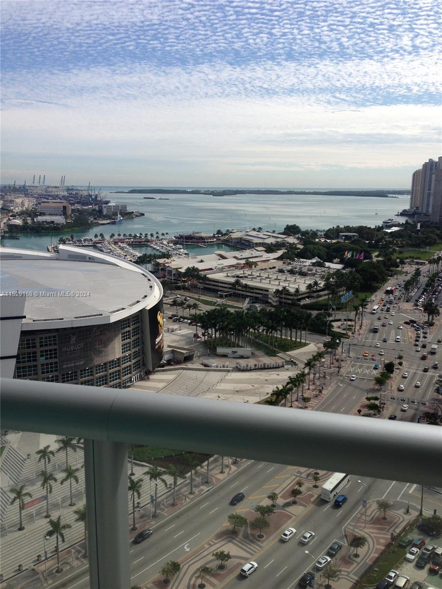 888 Biscayne Blvd # 2603
