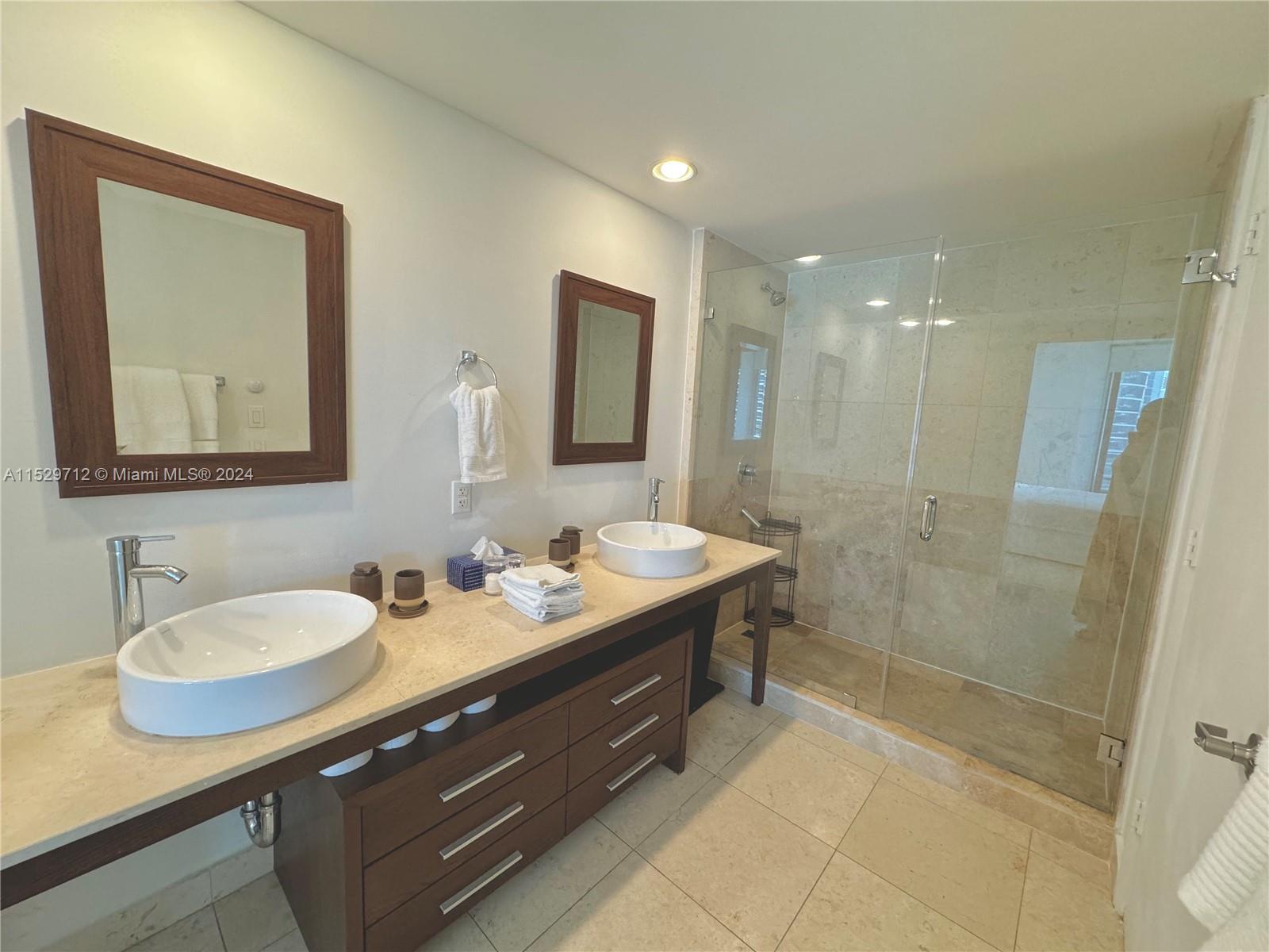 475 Brickell Ave # 2512