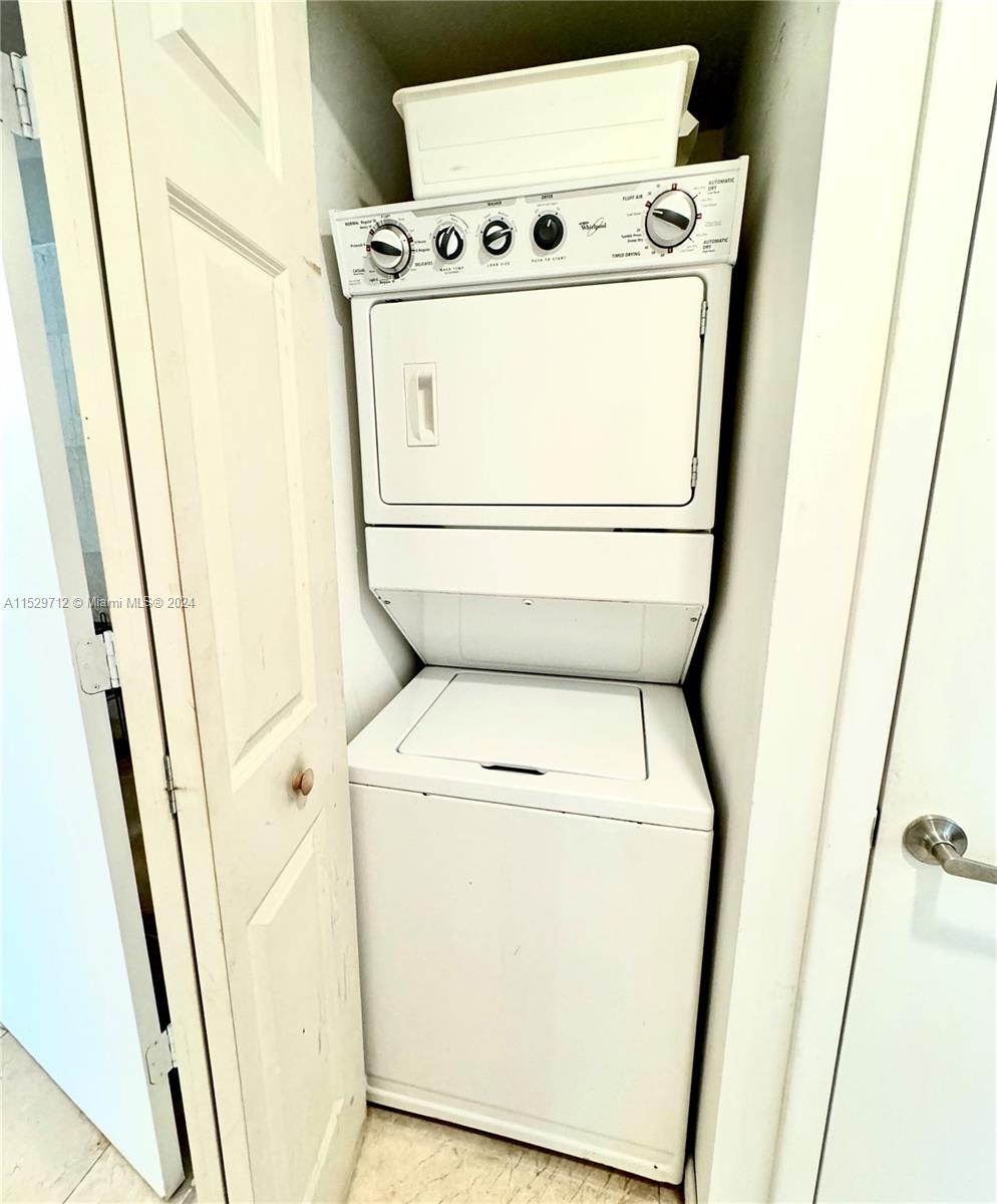 475 Brickell Ave # 2512