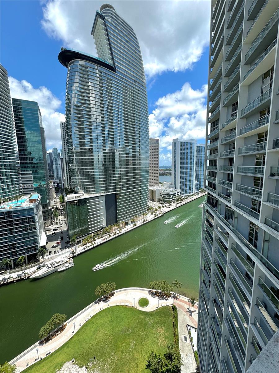 475 Brickell Ave # 2512