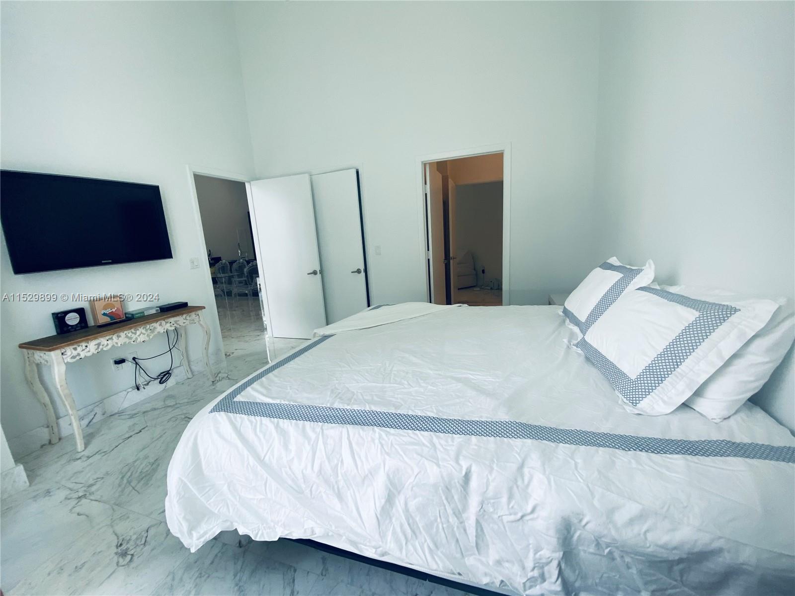 475 Brickell Ave # 2209