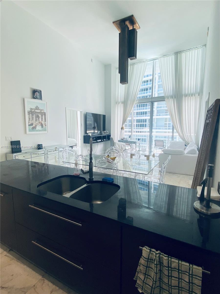 475 Brickell Ave # 2209