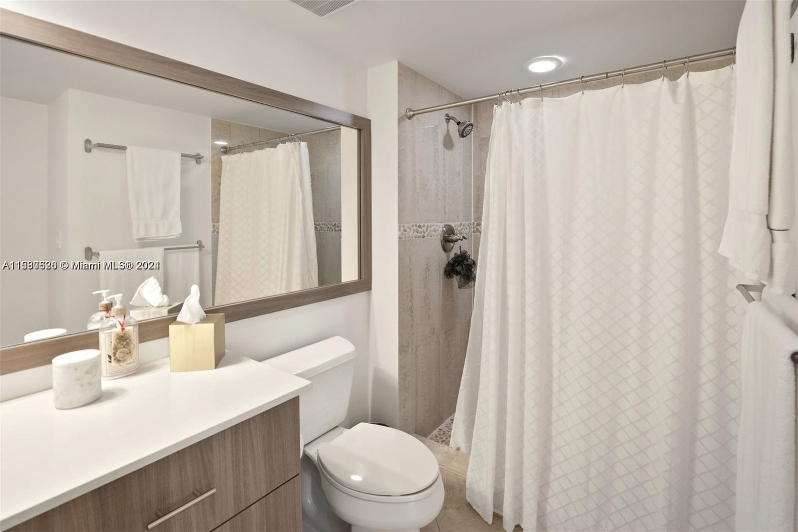 1155 Brickell Bay Dr # 1104