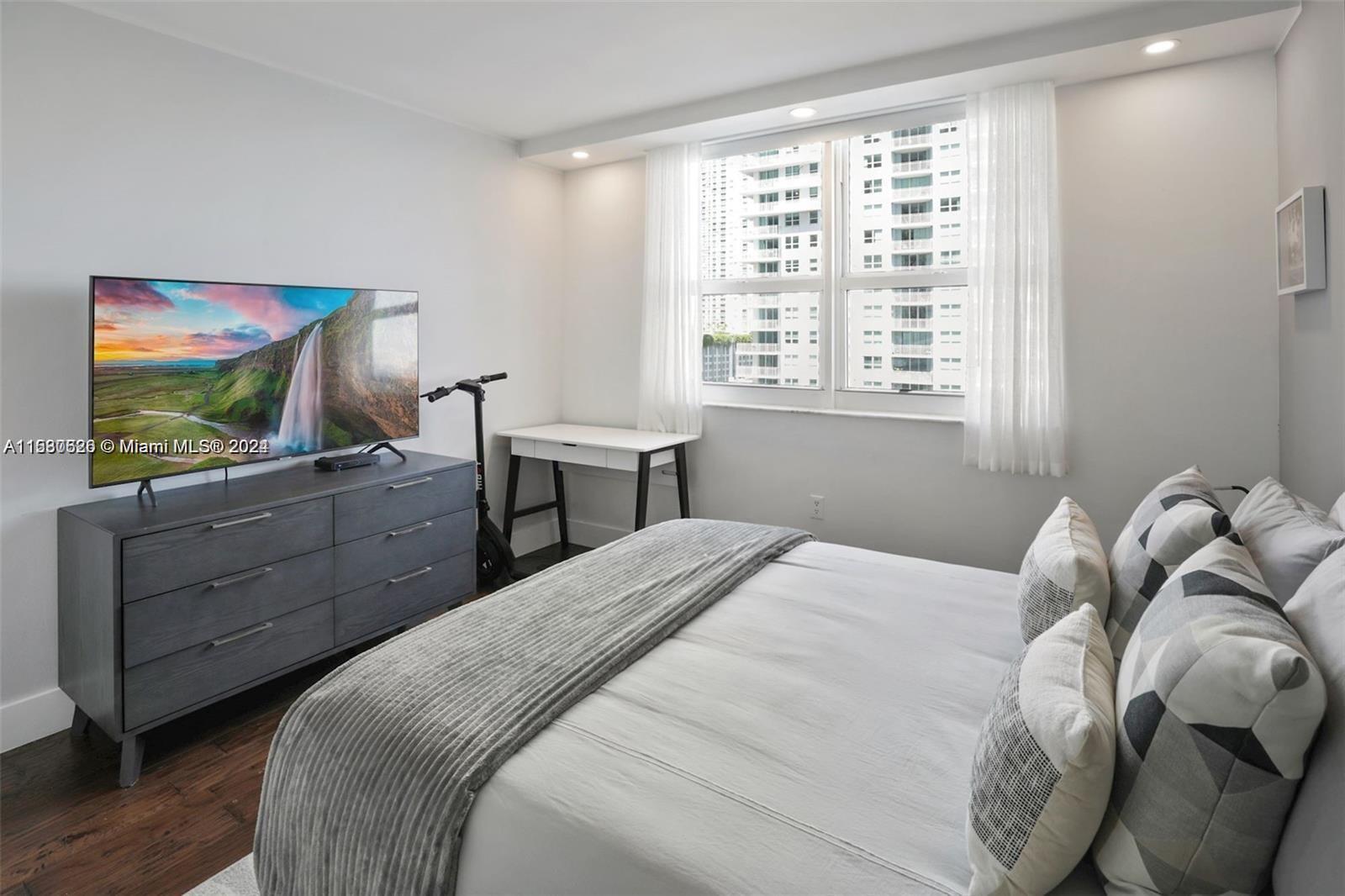 1155 Brickell Bay Dr # 1104