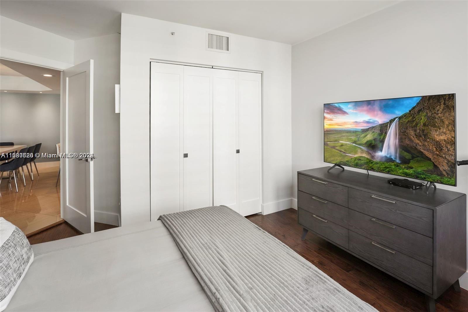 1155 Brickell Bay Dr # 1104