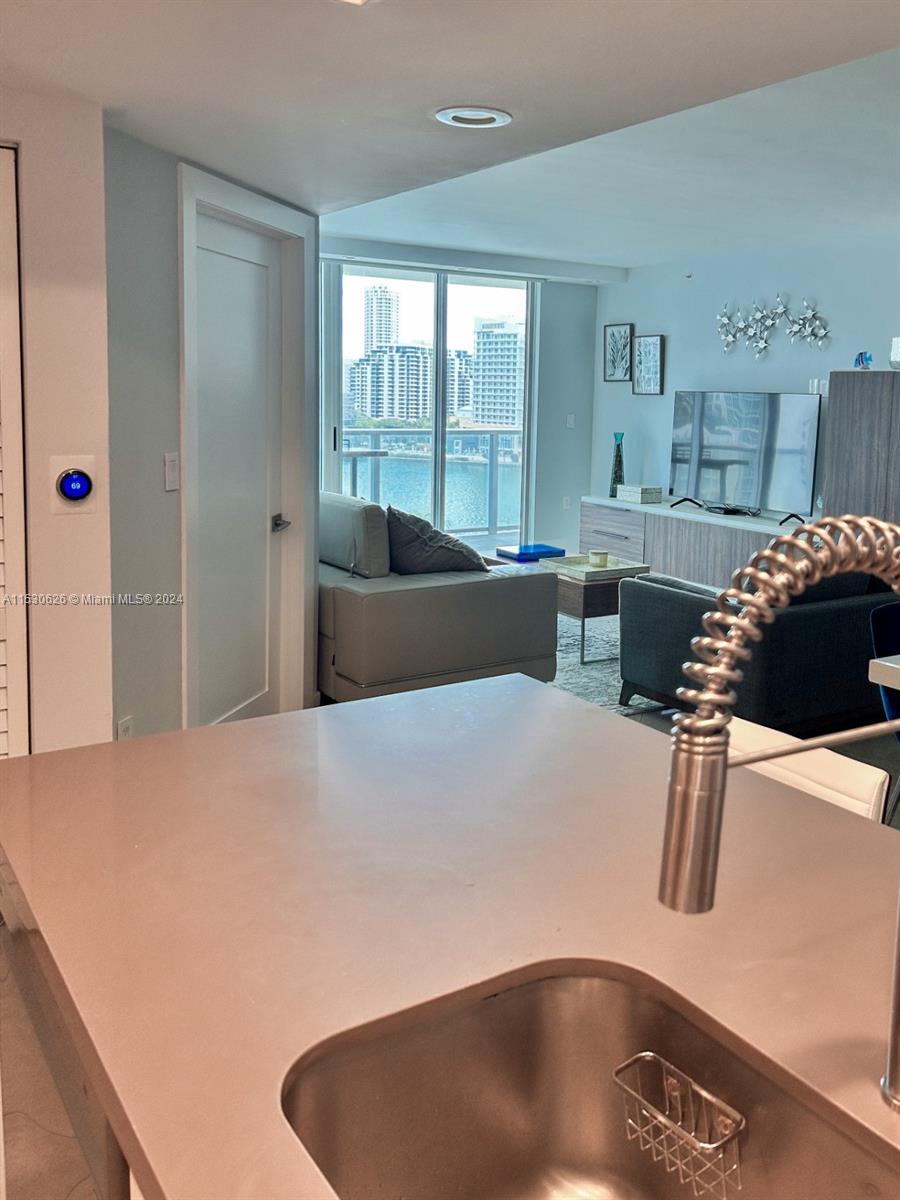 1155 Brickell Bay Dr # 1104