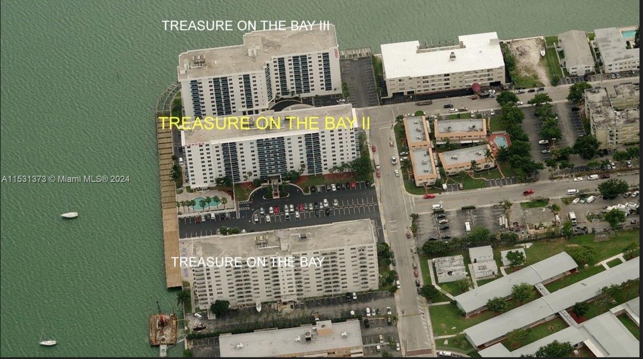 7501 E Treasure Dr # 7L