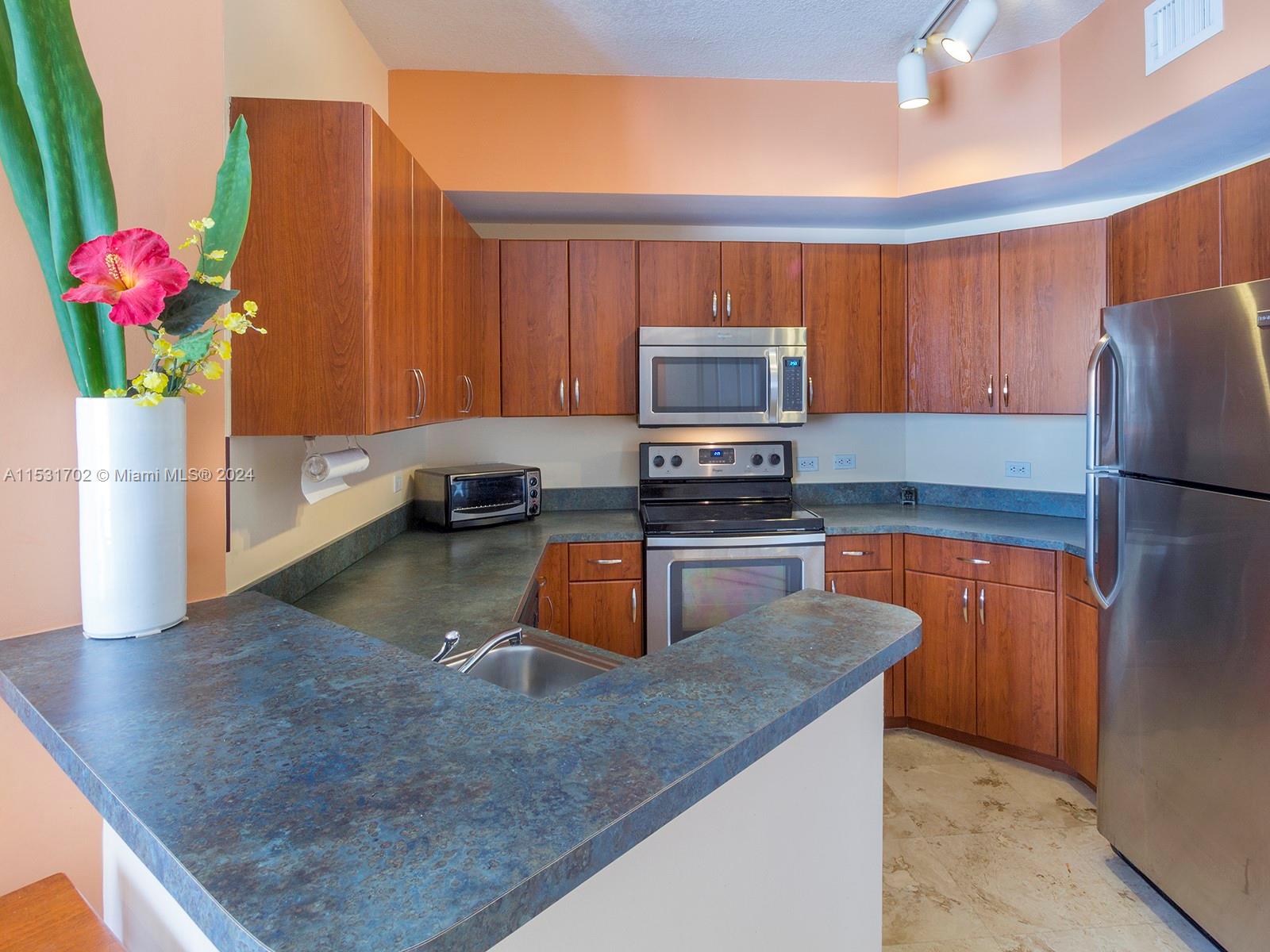 9172 Collins Ave # 305