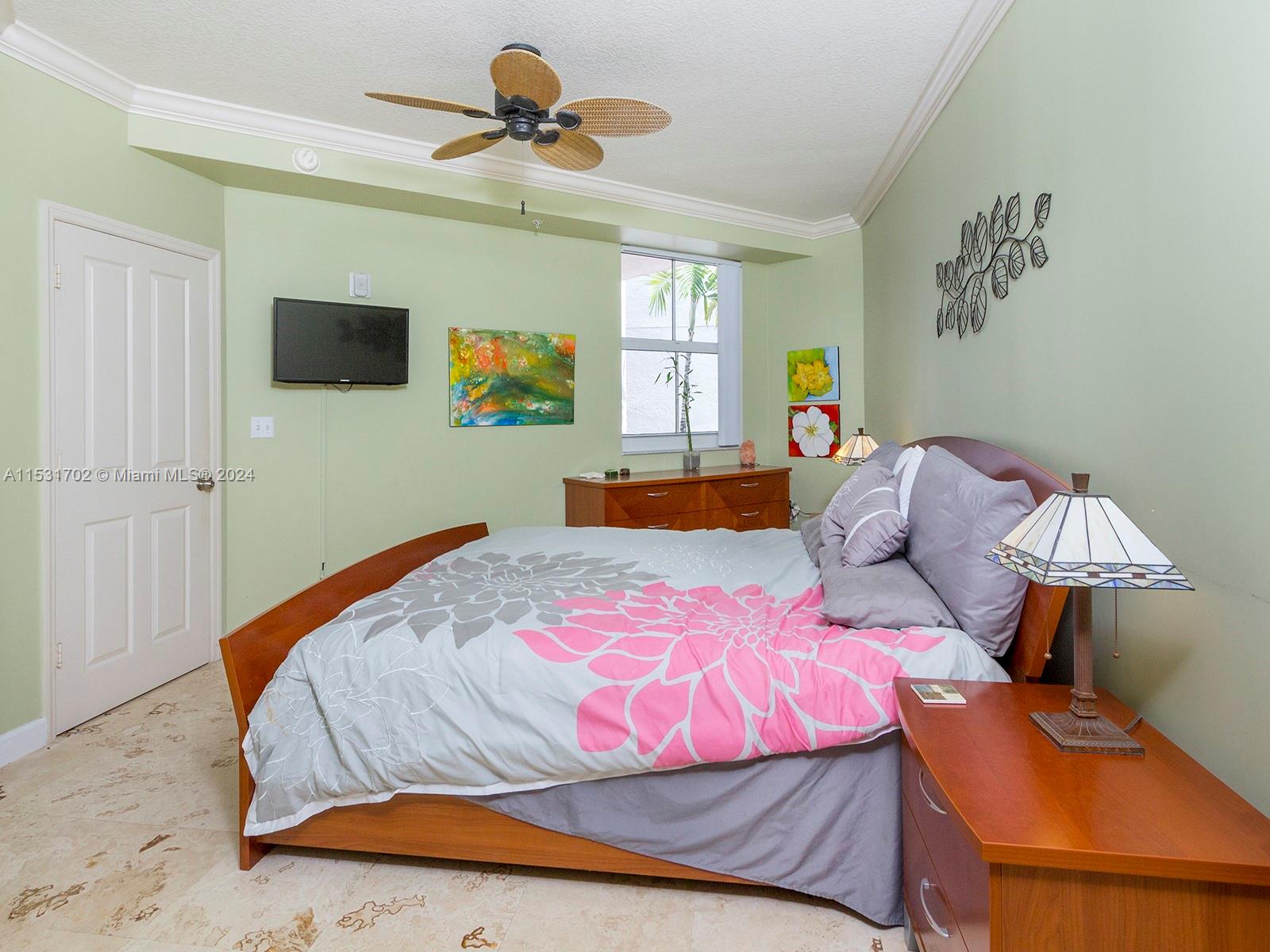 9172 Collins Ave # 305