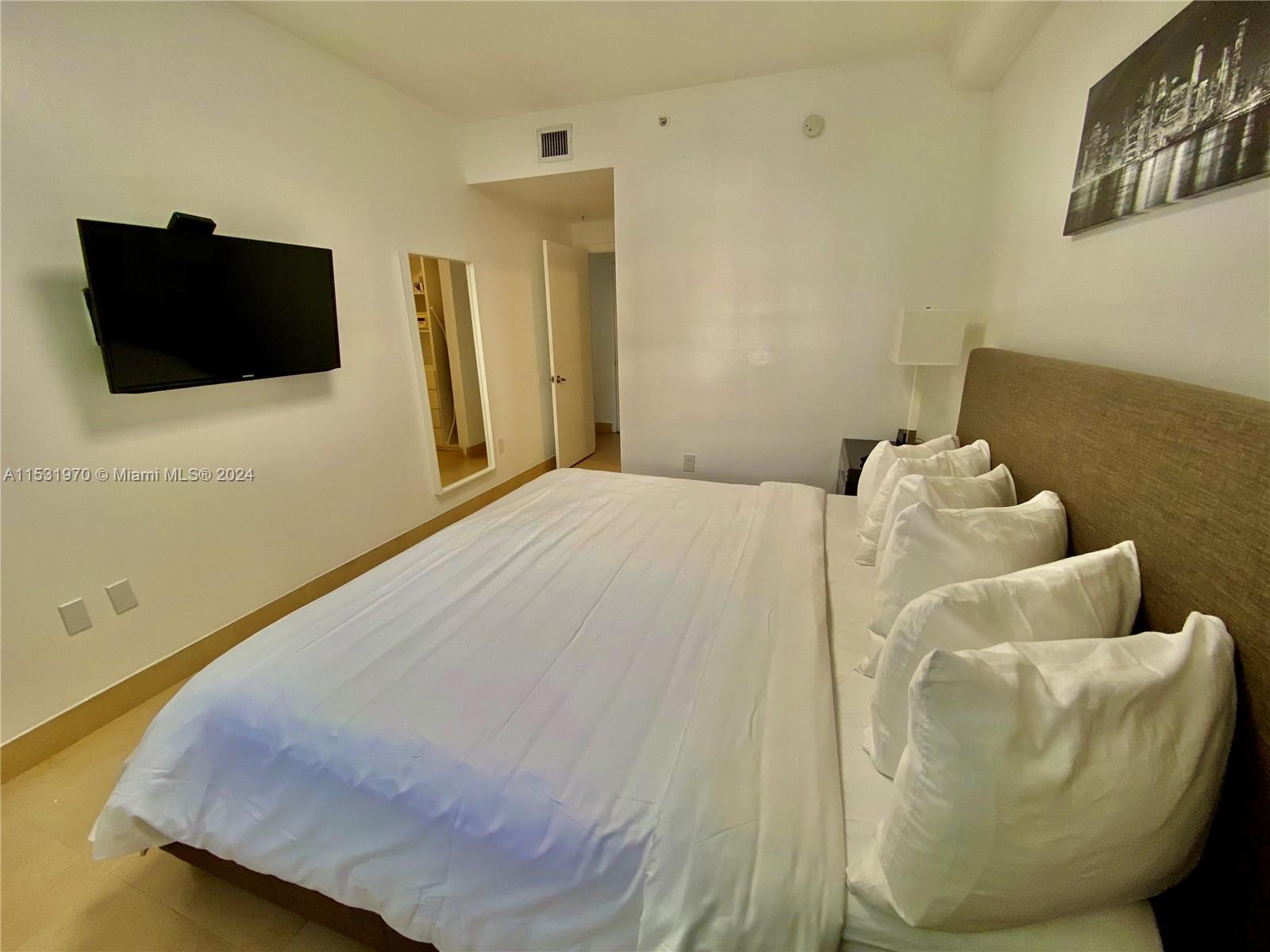 185 SE 14th Ter # 912