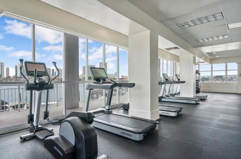 18051 Biscayne Blvd # 1905
