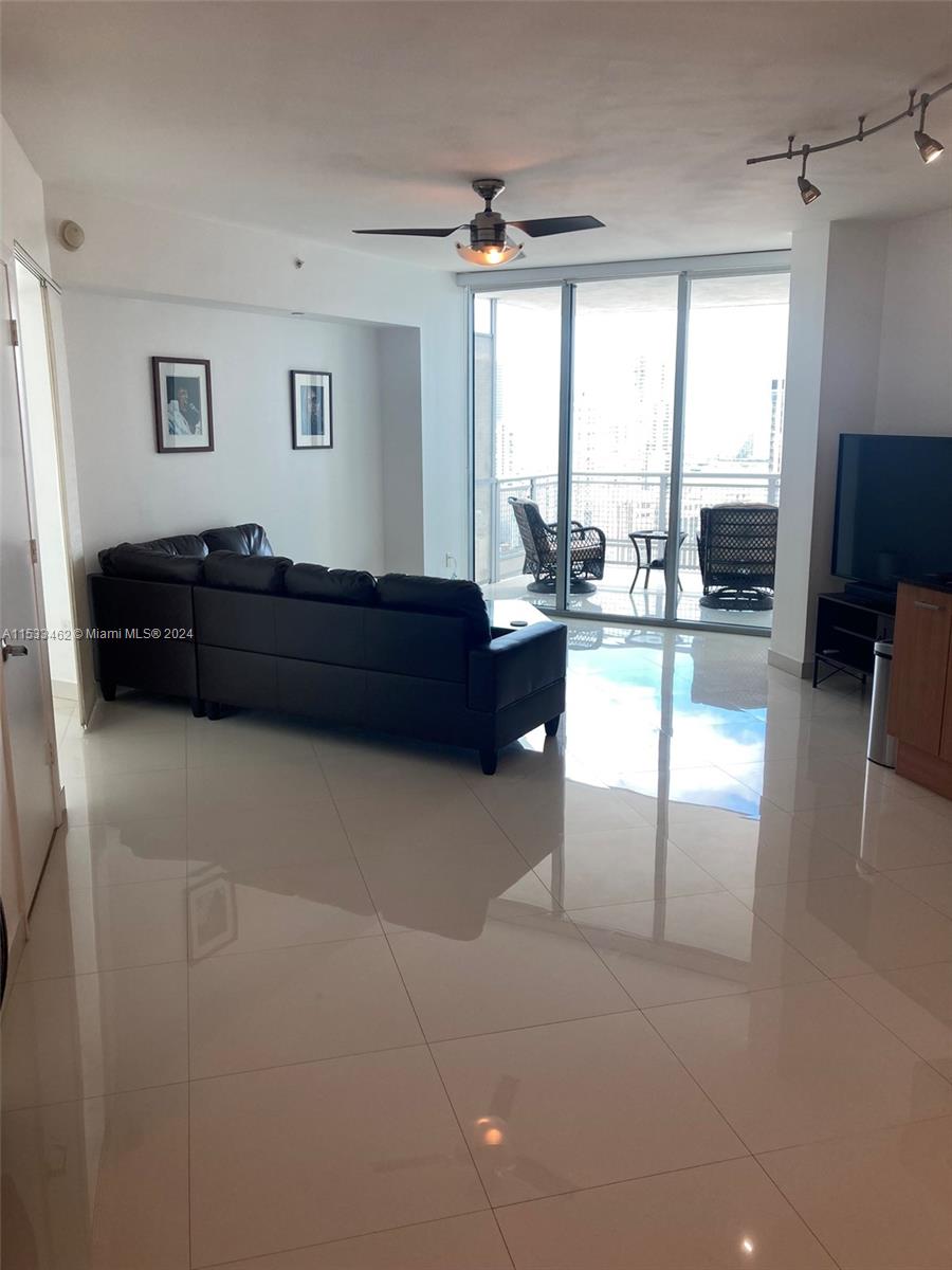 350 S Miami Ave Unit: 3907
